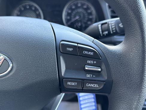 Used 2019 Hyundai Elantra SE image 18