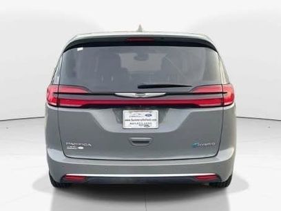 Used 2022 Chrysler Pacifica Touring-L
