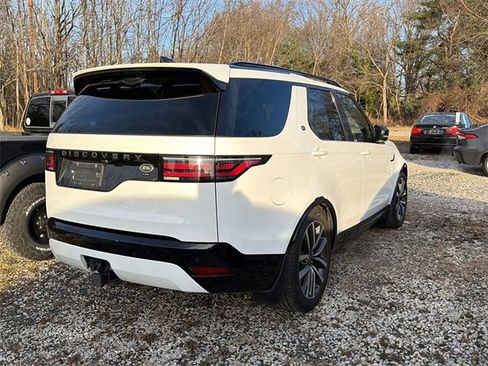 Used 2023 Land Rover Discovery S R-Dynamic image 3