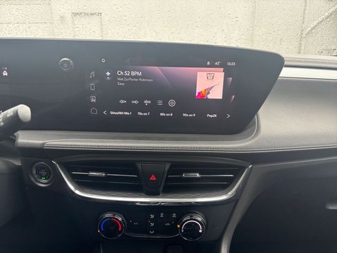 Used 2025 Buick Encore GX Preferred FWD image 17