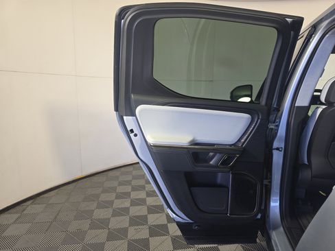 Used 2023 Rivian R1T Launch Edition image 17