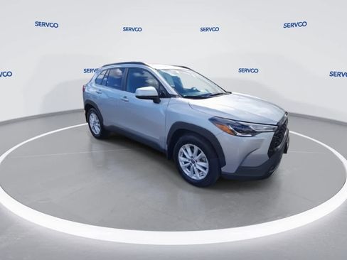 Used 2024 Toyota Corolla Cross LE image 3