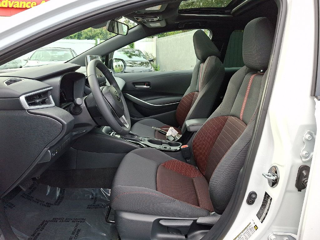 Used 2025 Toyota Corolla SE w/ SE Premium Package FWD image 14