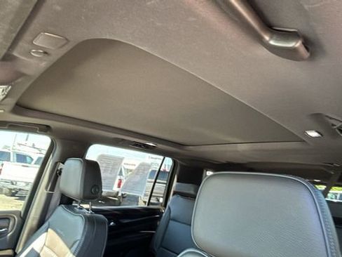 Used 2022 GMC Yukon XL Denali w/ Denali Premium Package image 26