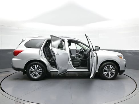 Used 2019 Nissan Pathfinder S AWD/4WD image 42