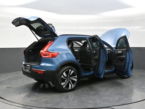 Used 2025 Volvo XC40 B5 Ultra AWD/4WD image 43