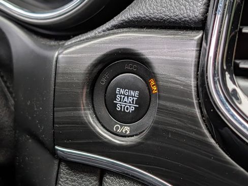 Used 2019 Jeep Grand Cherokee Limited w/ Luxury Group II AWD/4WD image 30