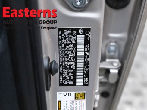 Used 2020 Toyota Prius Prime XLE image 32