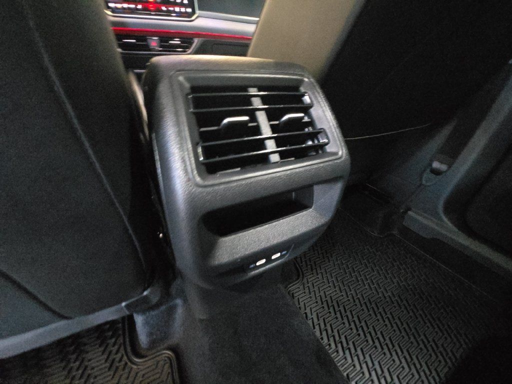 Used 2026 Volkswagen Tiguan SE R-Line AWD/4WD image 34