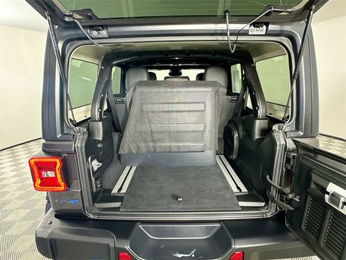 Used 2021 Jeep Wrangler Unlimited Rubicon 4xe w/ Steel Bumper Group image 24