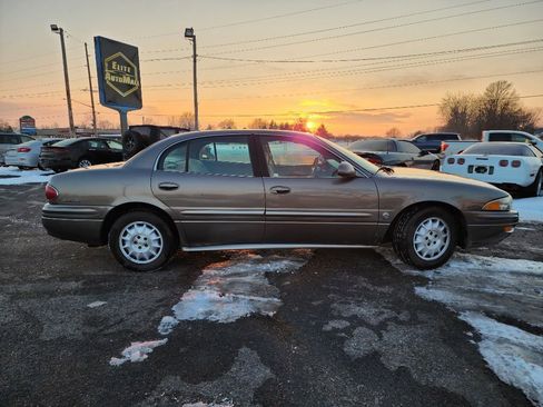 Used 2002 Buick Le Sabre Custom w/ Luxury Pkg image 3
