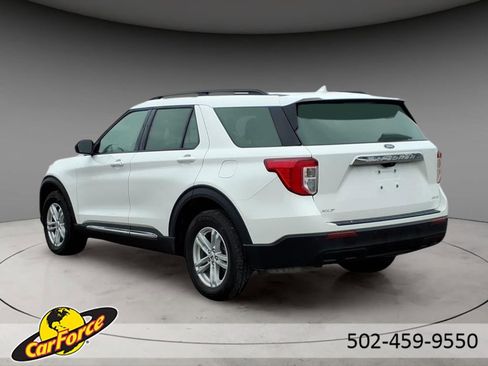 Used 2023 Ford Explorer XLT image 3