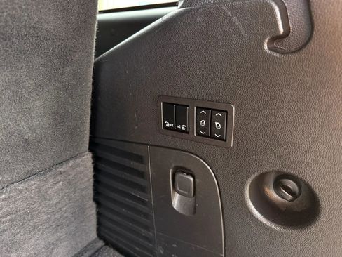 Used 2017 Cadillac Escalade Premium Luxury image 27