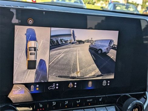 Certified 2024 Chevrolet Colorado ZR2 w/ Technology Package image 21