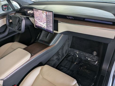 Used 2023 Tesla Model X AWD/4WD image 23