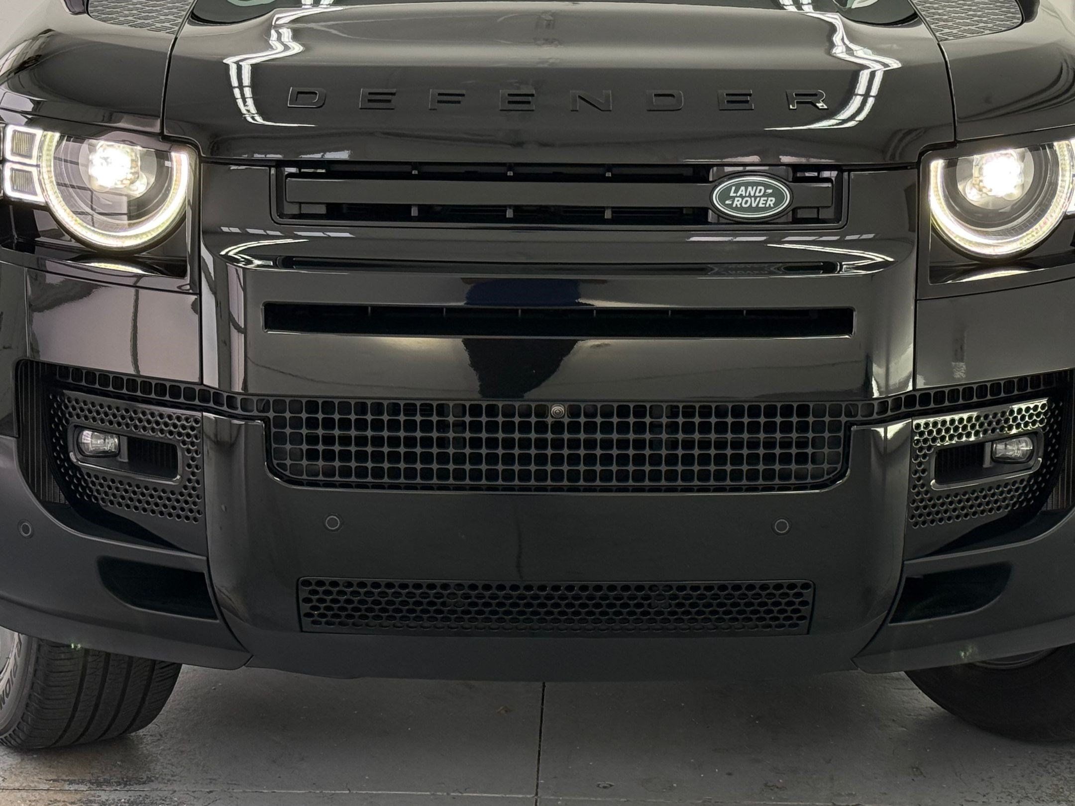 Used 2025 Land Rover Defender 130 S AWD/4WD image 10