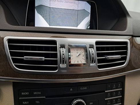 Used 2016 Mercedes-Benz E 350 4MATIC Sedan image 23