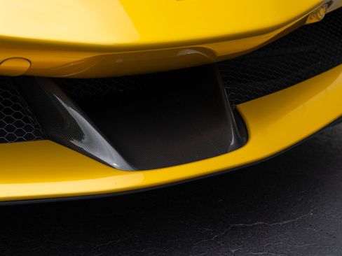 Used 2022 Ferrari SF90 Spider AWD/4WD image 17
