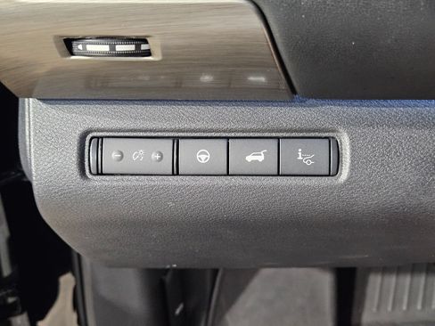 Used 2024 Nissan Pathfinder Platinum AWD/4WD image 26