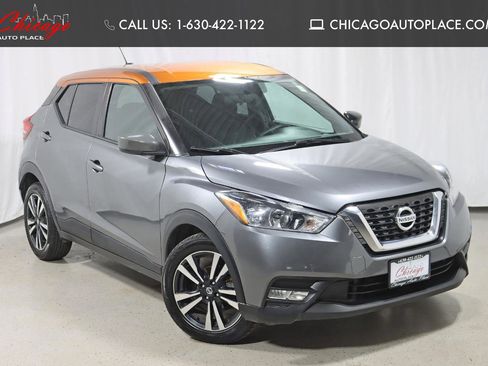 Used 2018 Nissan Kicks SV image 1