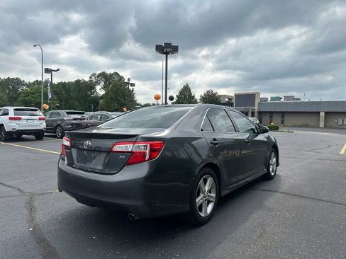Used 2013 Toyota Camry SE FWD image 6