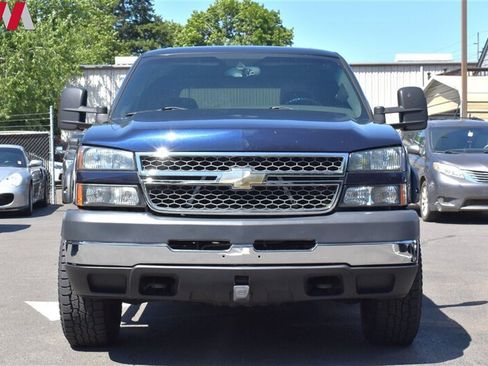 Used 2006 Chevrolet Silverado 2500 LT w/ Heavy-Duty Power Package AWD/4WD image 7