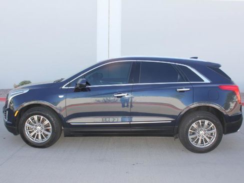 Used 2017 Cadillac XT5 Luxury w/ Driver Awareness Package FWD image 8