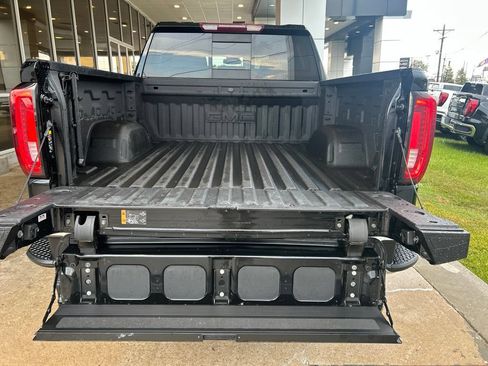 Used 2023 GMC Sierra 1500 SLT w/ SLT Premium Plus Package AWD/4WD image 13