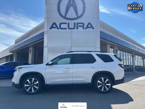 Used 2025 Honda Pilot Elite image 1