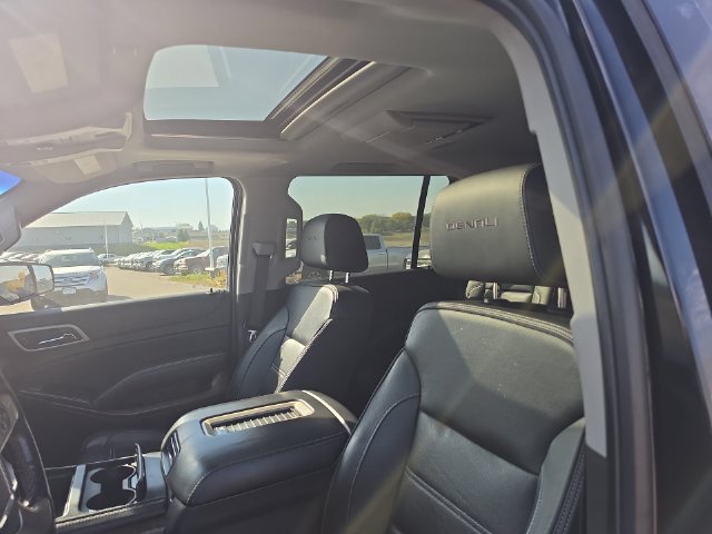Used 2019 GMC Yukon XL Denali w/ Denali Ultimate Package AWD/4WD image 18