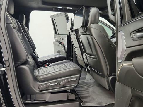 Used 2023 Cadillac Escalade ESV V w/ Heavy-Duty Trailer Package AWD/4WD image 44