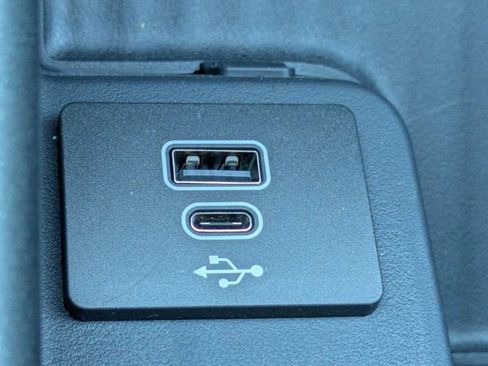 New 2026 Ford Expedition Active image 23