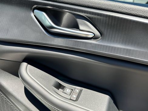 New 2026 Jeep Grand Cherokee L 2WD image 16