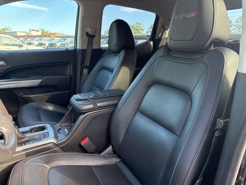 Used 2022 Chevrolet Colorado ZR2 w/ ZR2 Midnight Special Edition AWD/4WD image 9