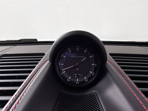 Certified 2024 Porsche 911 Targa 4 GTS AWD/4WD image 24