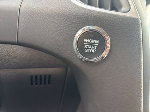 Used 2024 Ford Edge SEL w/ Convenience Package image 17