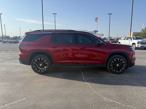 Used 2024 Chevrolet Traverse LT w/ Enhanced Driving Package AWD/4WD image 7