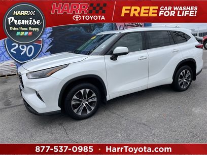 Used 2022 Toyota Highlander XLE