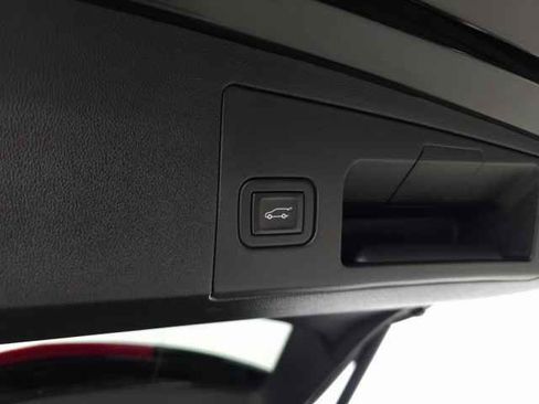 Certified 2023 Cadillac XT5 Premium Luxury image 8