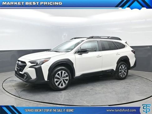 Used 2025 Subaru Outback Premium image 1