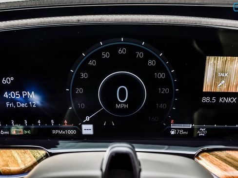 Used 2021 Cadillac Escalade ESV Premium Luxury Platinum image 17