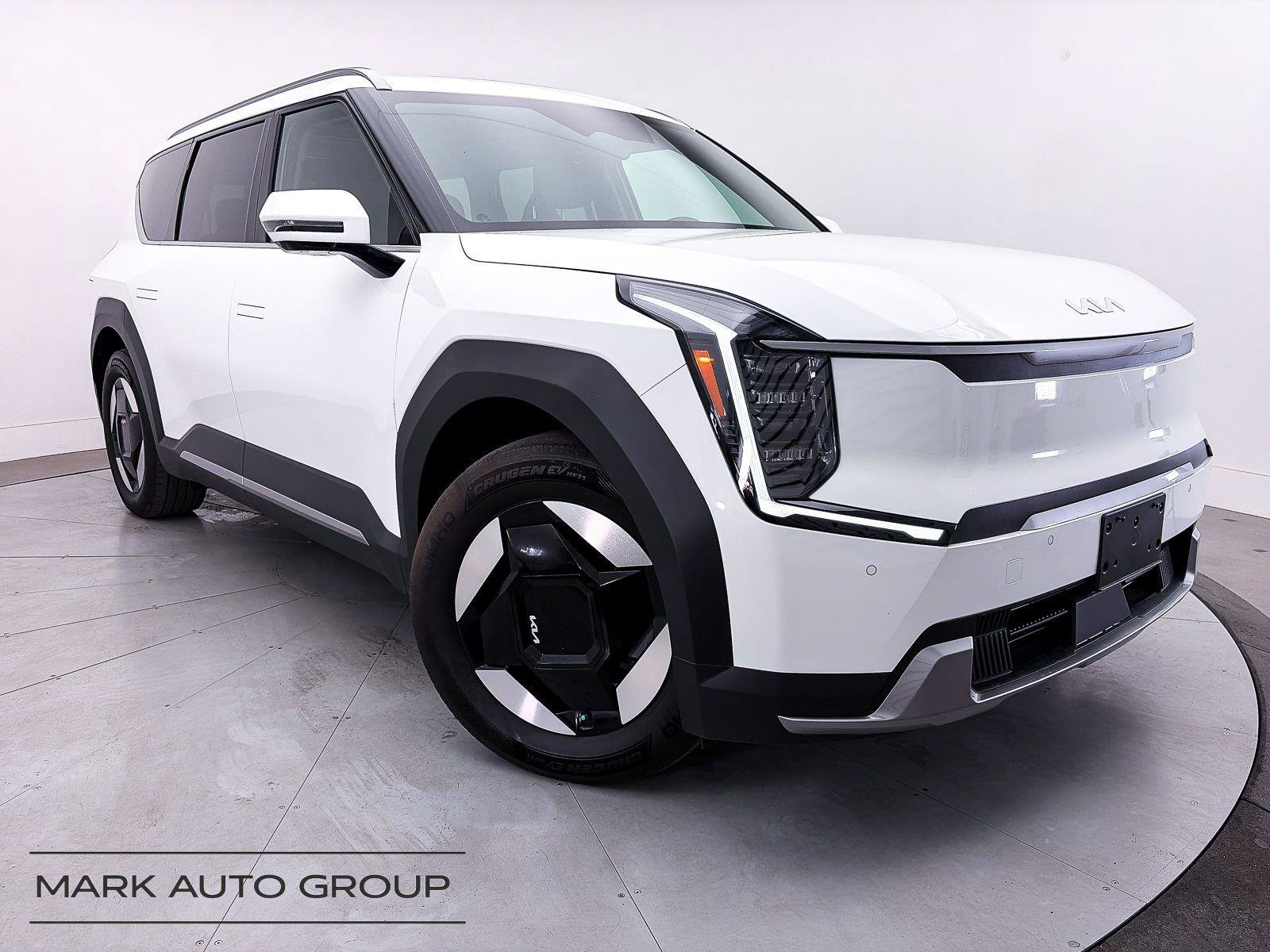 Used 2024 Kia EV9 Wind AWD/4WD image 1