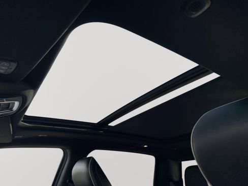 Used 2021 RAM 1500 Limited w/ Night Edition image 8