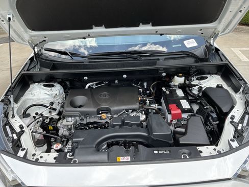Used 2025 Toyota RAV4 LE FWD image 33