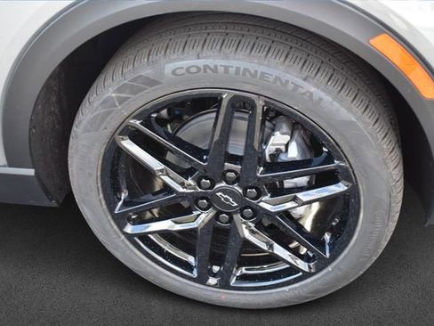 New 2026 Chevrolet Equinox EV LT w/ LPO, Blackout Package image 12