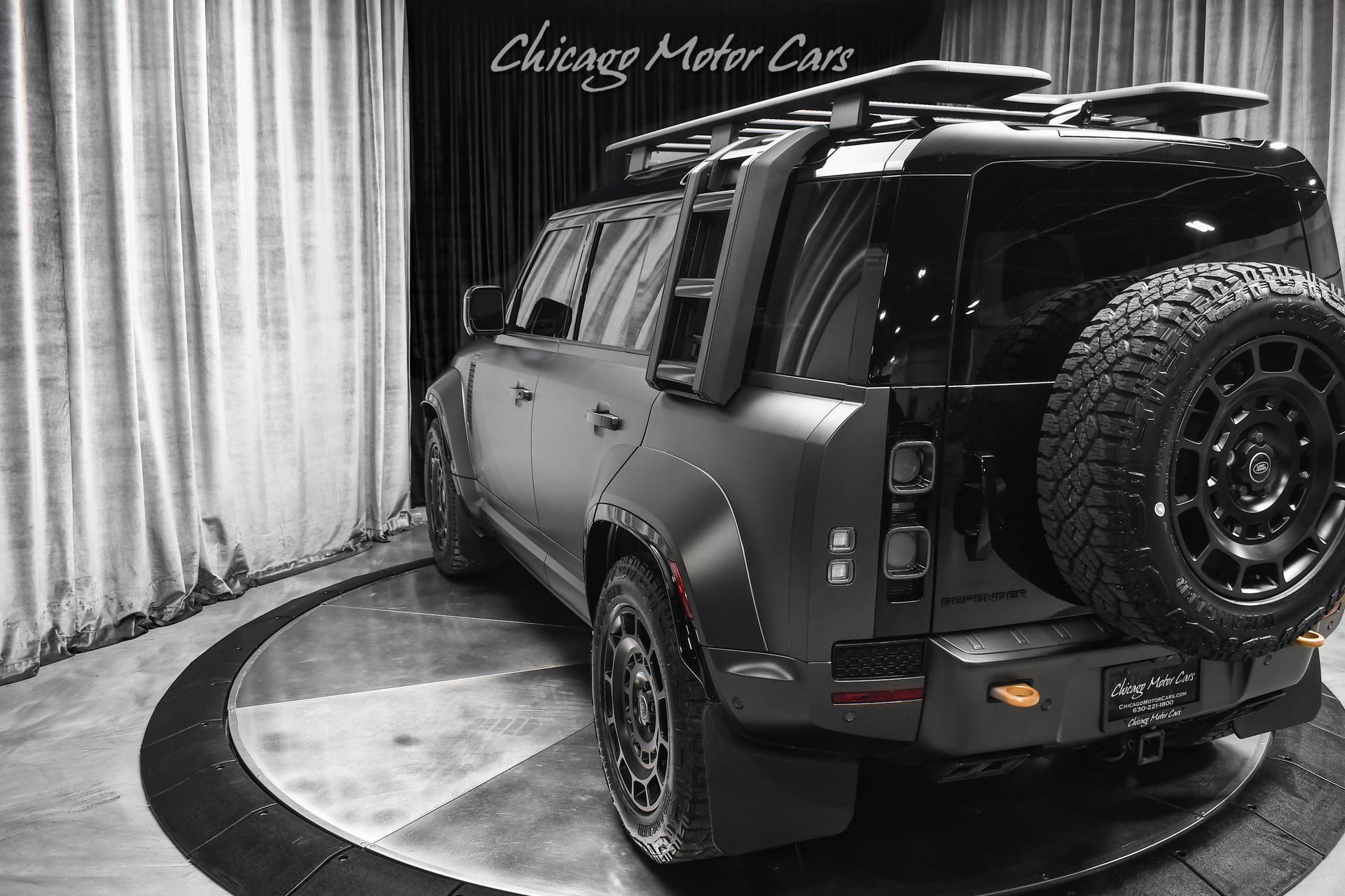 Used 2025 Land Rover Defender 110 AWD/4WD image 44