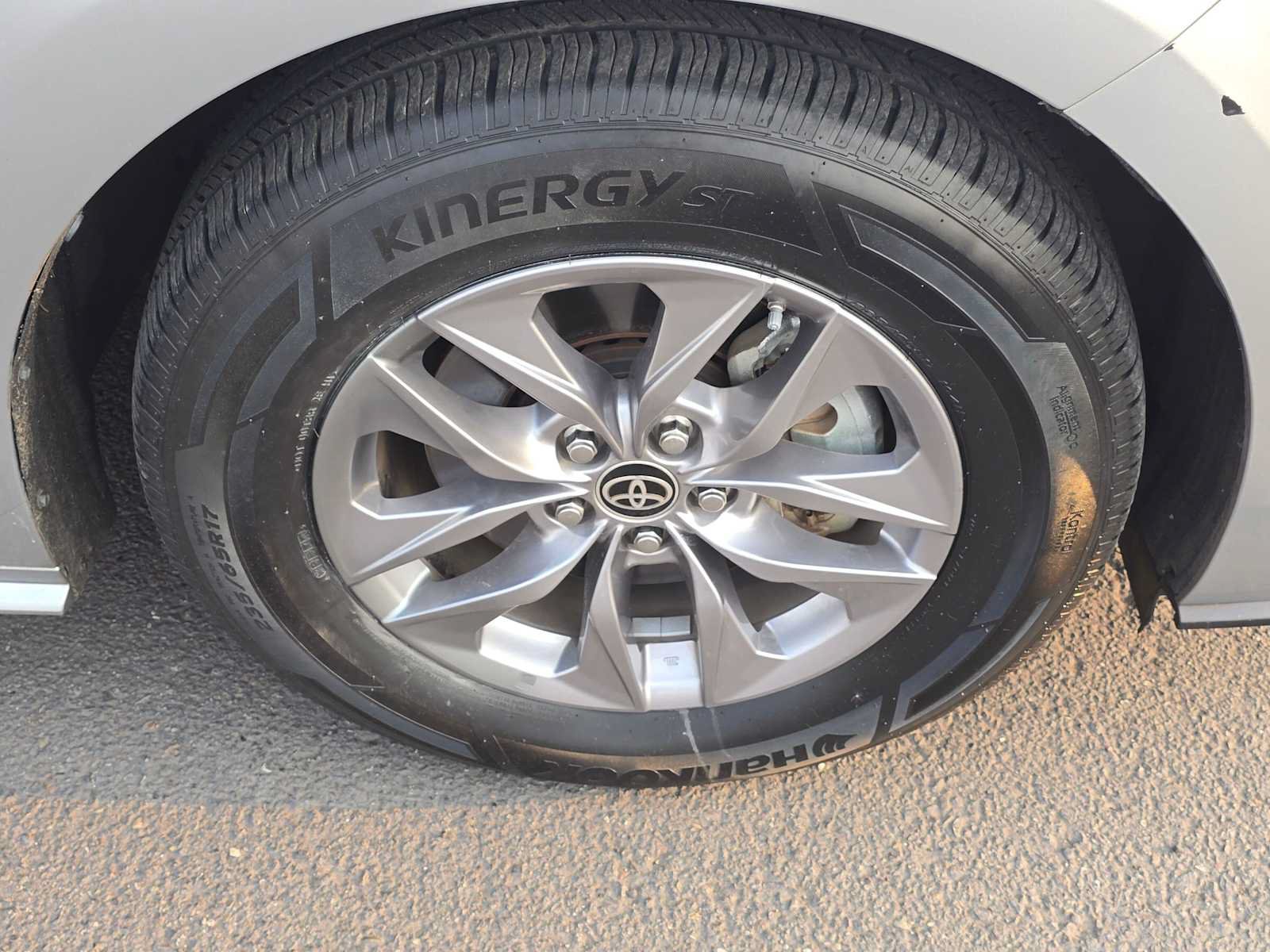 Certified 2021 Toyota Sienna XLE FWD image 11