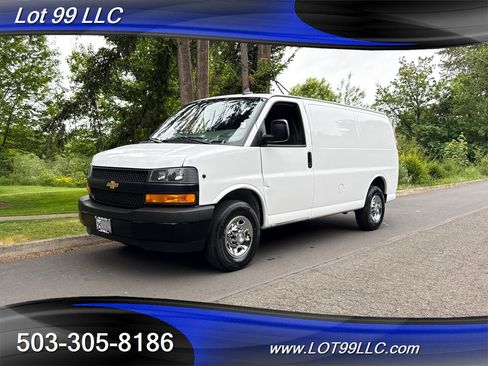 Used 2019 Chevrolet Express 3500 w/ Driver Convenience Package image 10