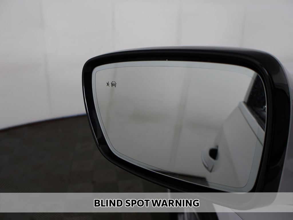 Used 2024 Buick Enclave Premium FWD image 5
