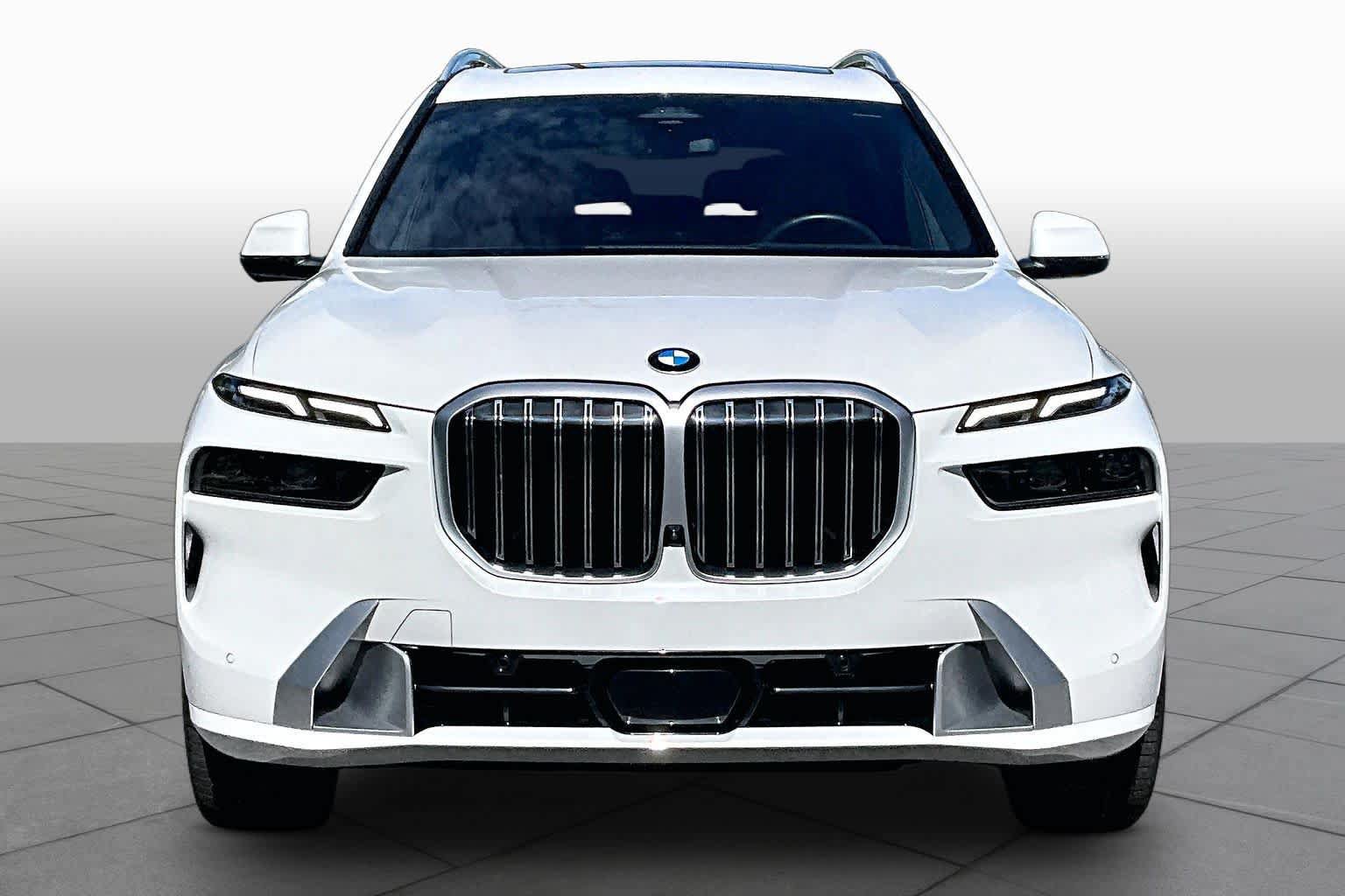 Used 2026 BMW X7 xDrive40i AWD/4WD image 4